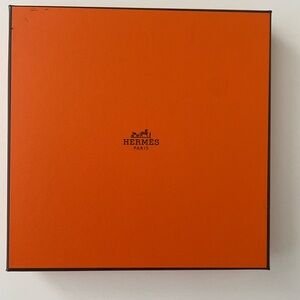 HERMES BOX 7” x 7”